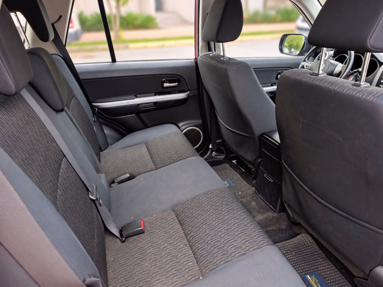 Suzuki Grand Nomade At Glx Sport — foto 16 de 17