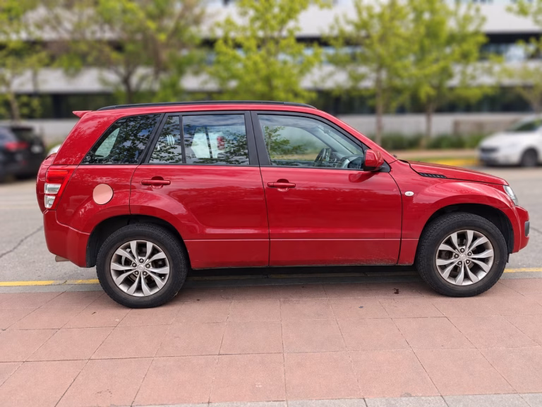 Suzuki Grand Nomade At Glx Sport — foto 3 de 17