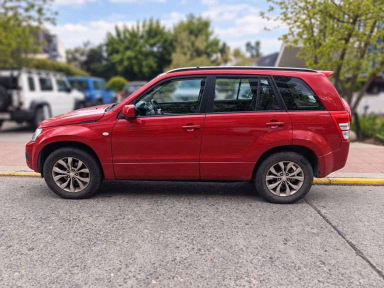 Suzuki Grand Nomade At Glx Sport — foto 7 de 17