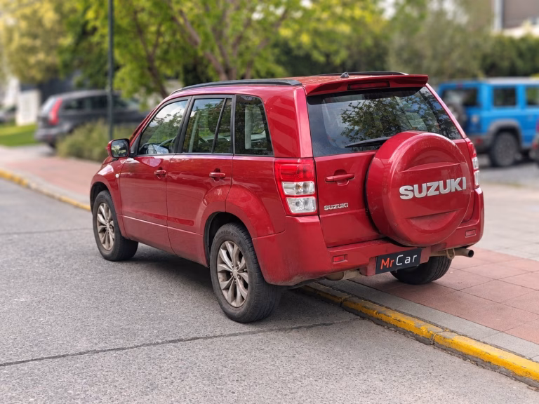 Suzuki Grand Nomade At Glx Sport — foto 8 de 17