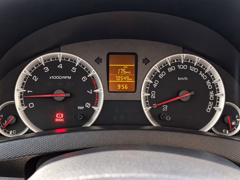 Suzuki Swift Gl Ac — foto 8 de 16