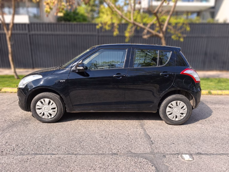 Suzuki Swift Gl Ac — foto 3 de 16