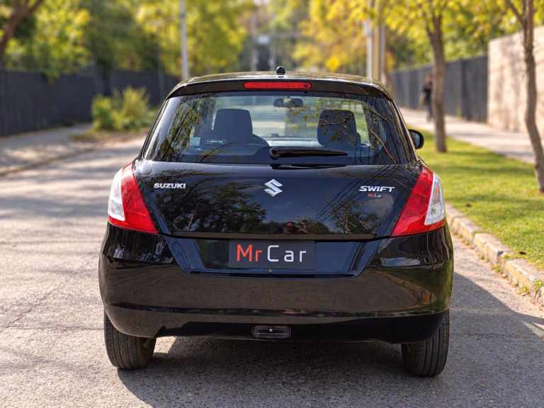Suzuki Swift Gl Ac — foto 5 de 16