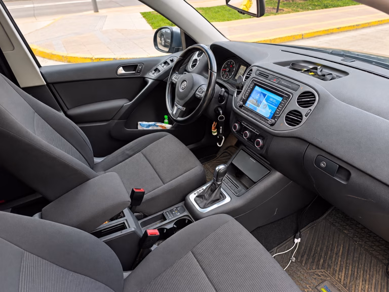 Volkswagen Tiguan At 4Motion — foto 13 de 15